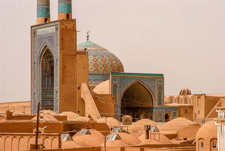 از یزد تا تهران چند ساعت راه است؟